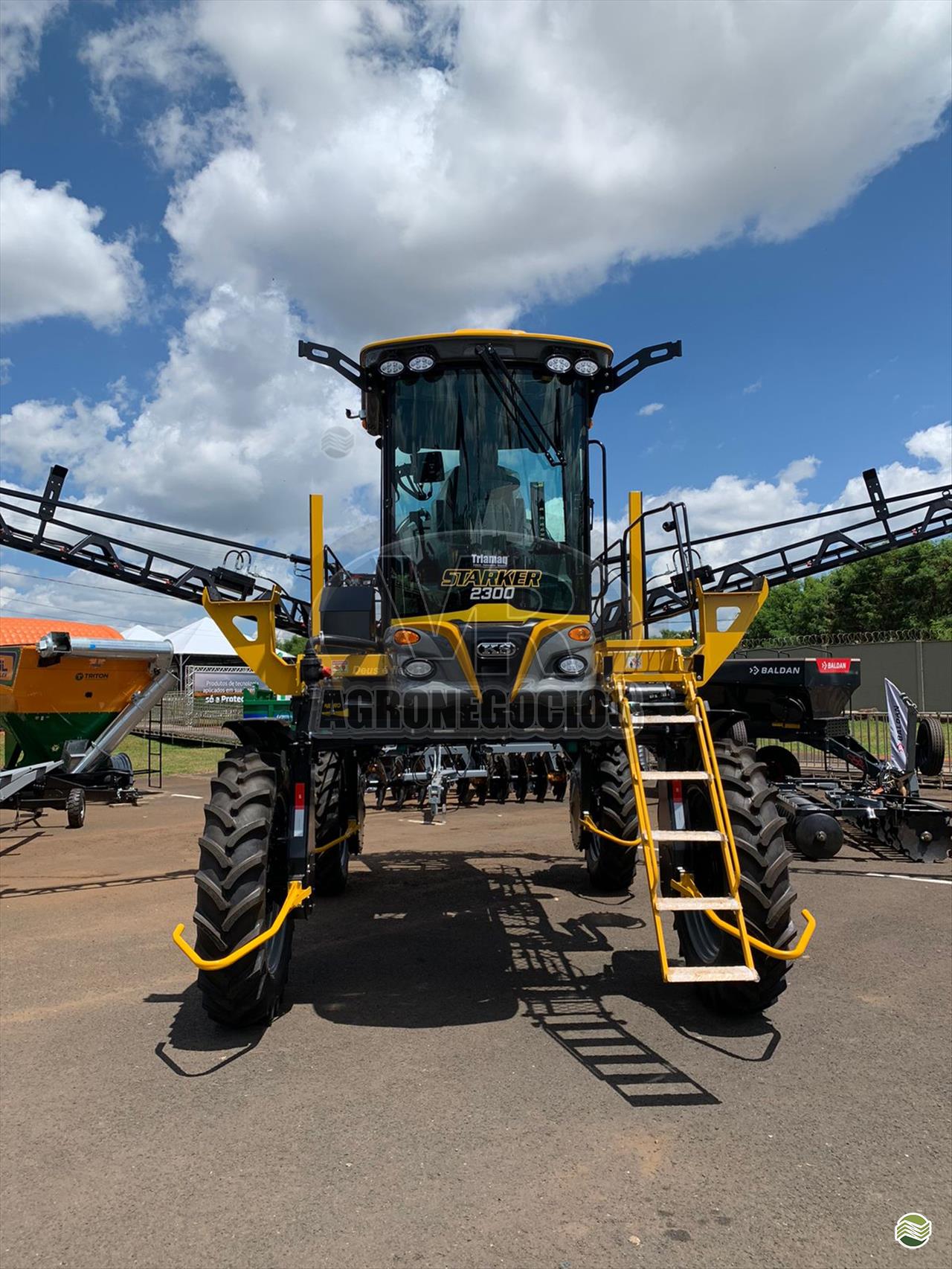 PULVERIZADOR KS PULVERIZADOR AUTOPROPELIDO STARKER Tração 4x2 VR Agronegócios ARAXA MINAS GERAIS MG